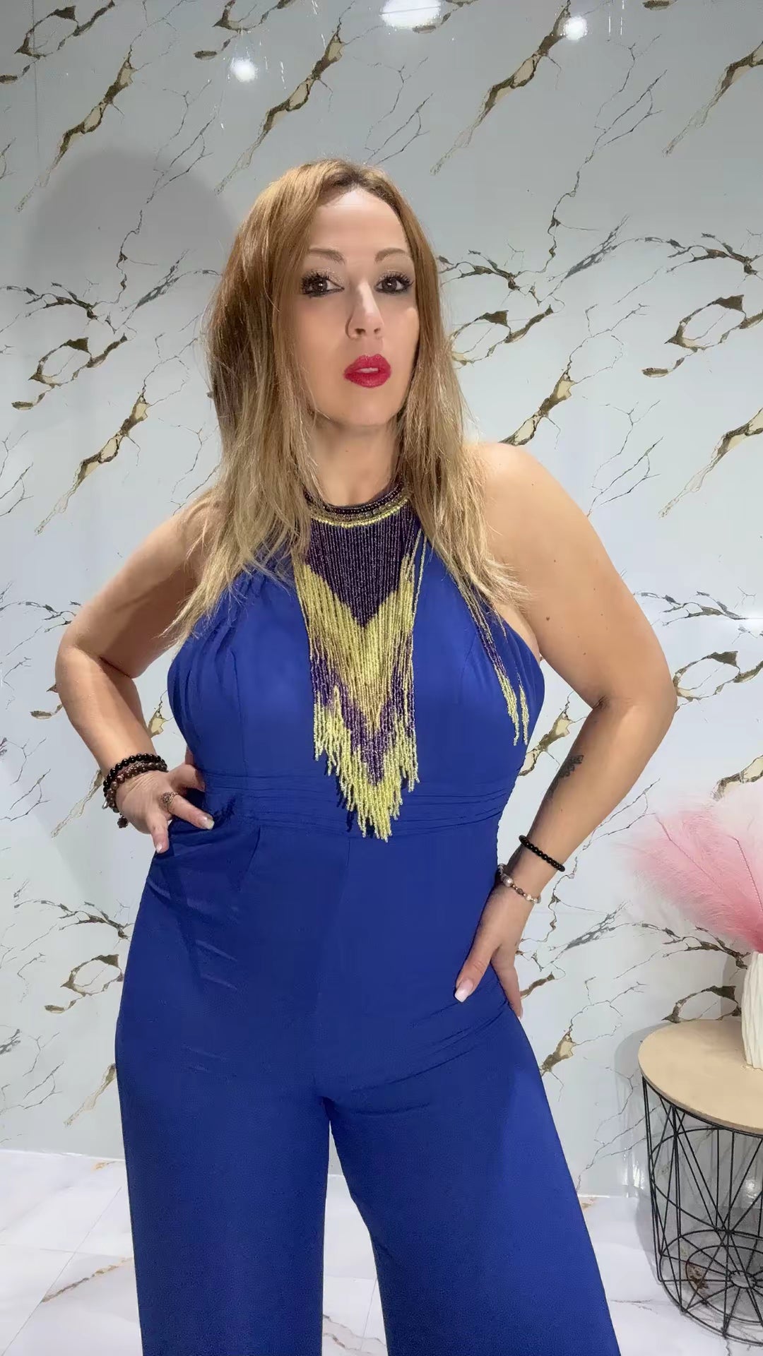 Mono con collar Sonia Peña