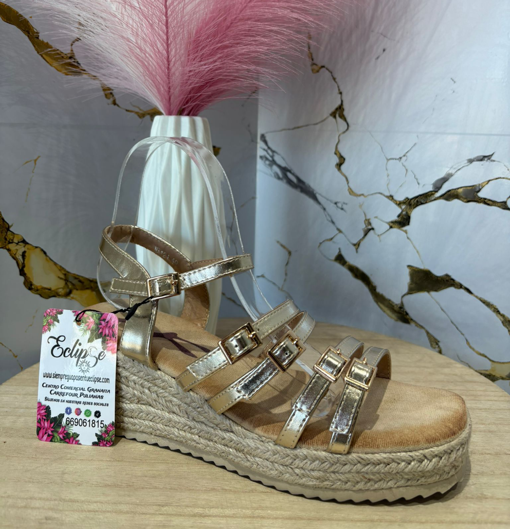 Sandalia dorada