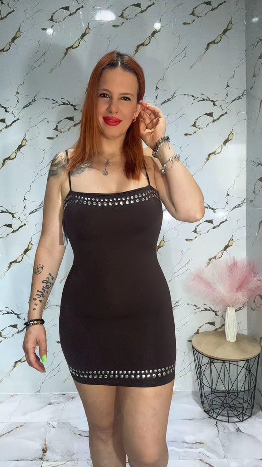 Vestido tachuelas