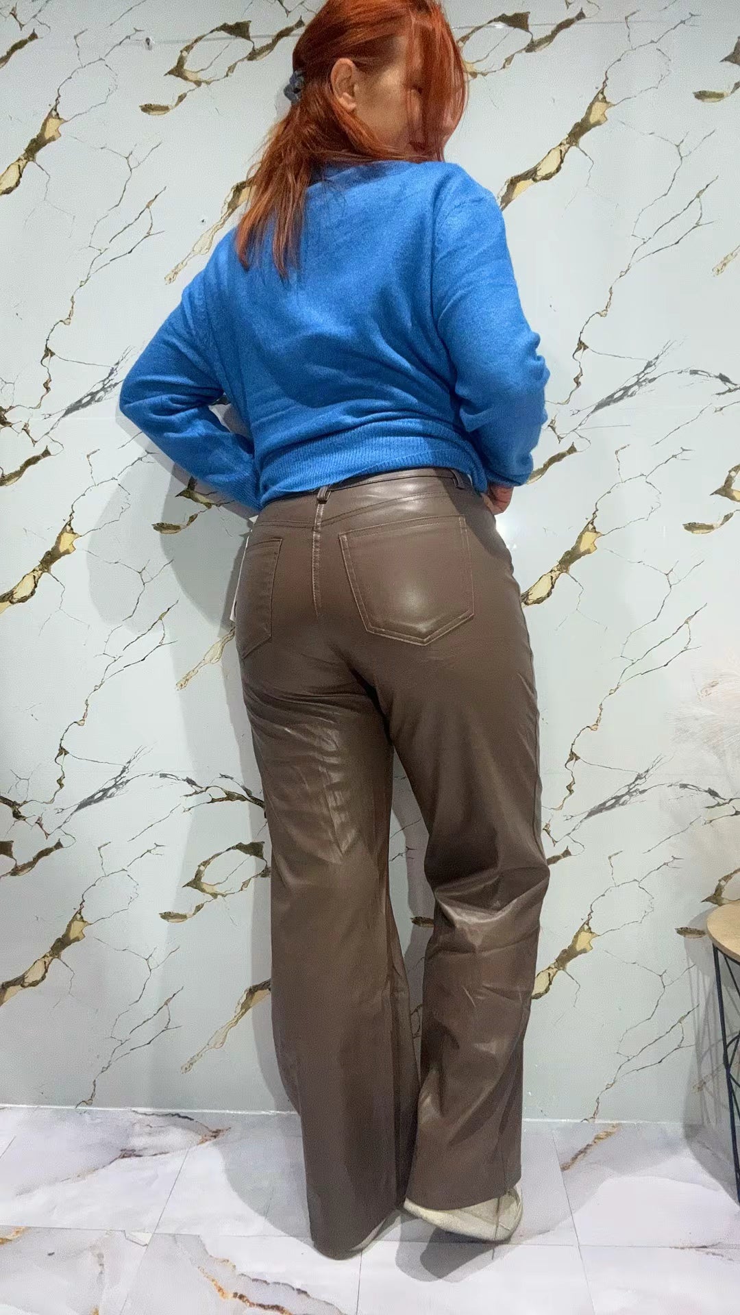 Pantalón polipiel chocolate ￼