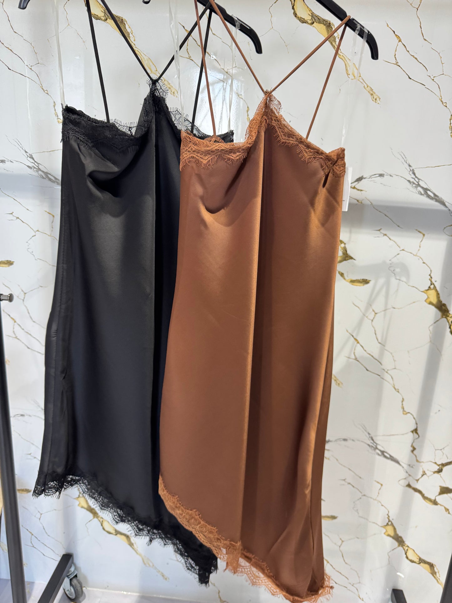 Vestido lencero asimétrico