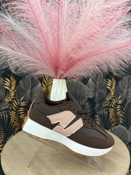 Zapatilla chocolate y rosa