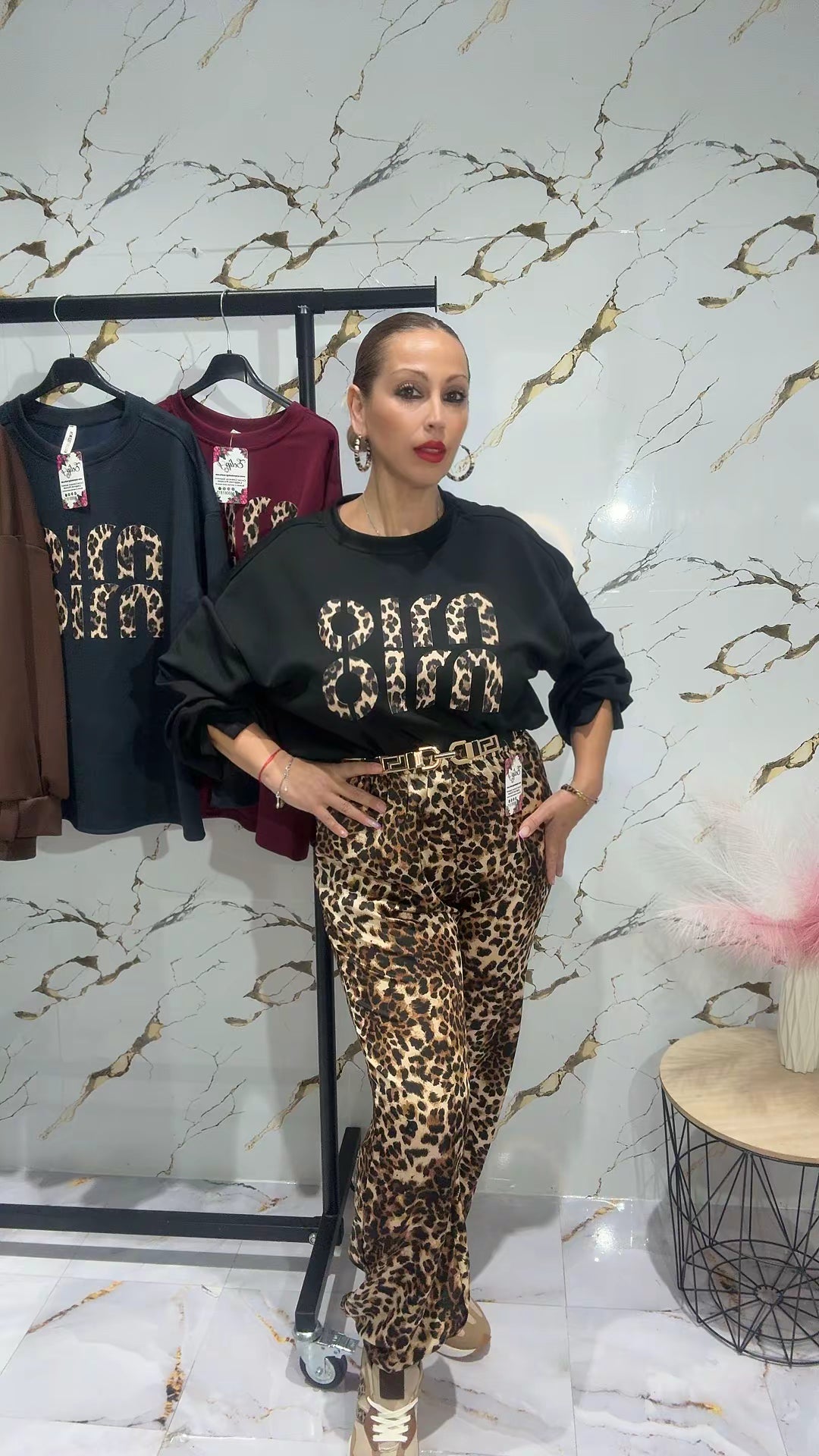 Pantalón satinado animal print