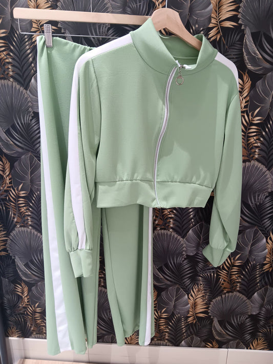 Chándal verde y blanco