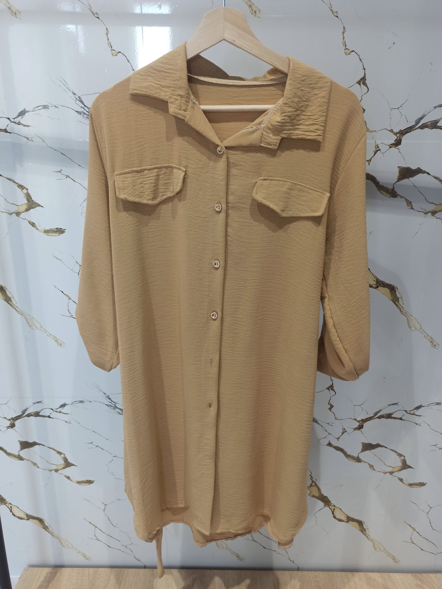 Vestido camisero beige