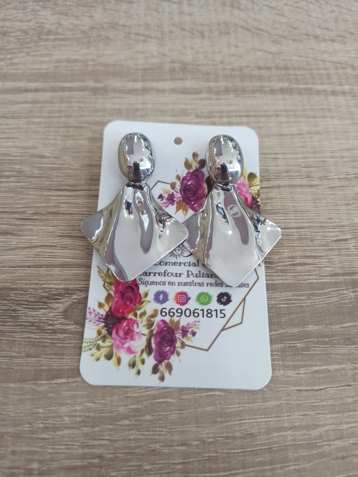 Pendientes plateados