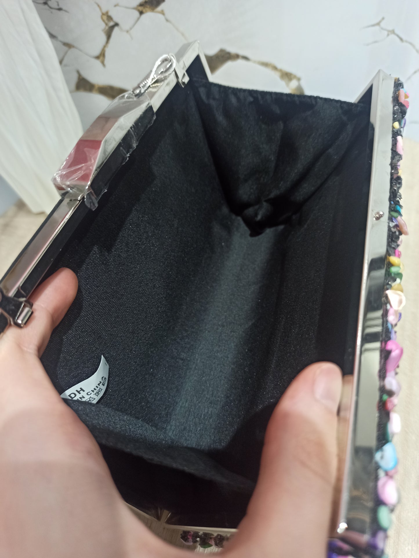 Bolso negro pedrería